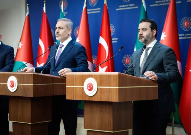 مؤتمر صحفي لوزير الخارجية والمغتربين السيد أسعد حسن الشيباني