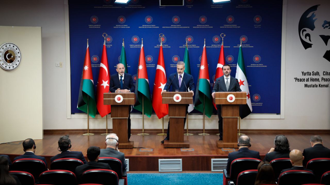 مؤتمر صحفي لوزير الخارجية والمغتربين السيد أسعد حسن الشيباني