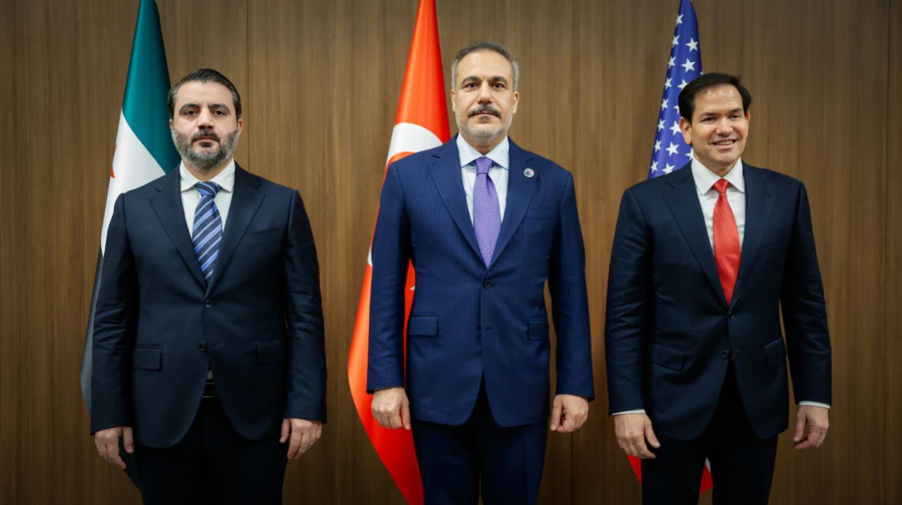 وزير الخارجية والمغتربين السيد أسعد حسن الشيباني يلتقي في مدينة أنطاليا التركية وزير خارجية الولايات المتحدة الأمريكية السيد ماركو روبيو