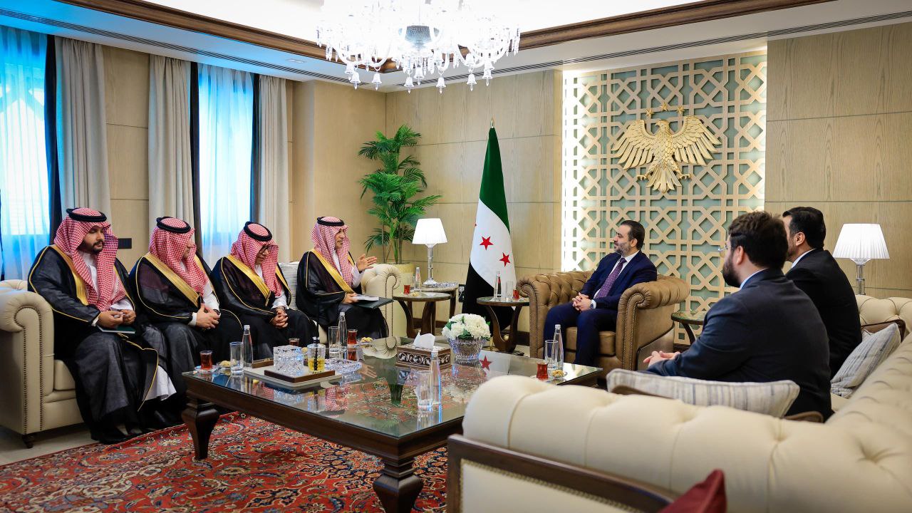 استقبل وزير الخارجية والمغتربين السيد أسعد حسن الشيباني اليوم في العاصمة دمشق سفير المملكة العربية السعودية لدى الجمهورية العربية السورية د. فيصل المجفل