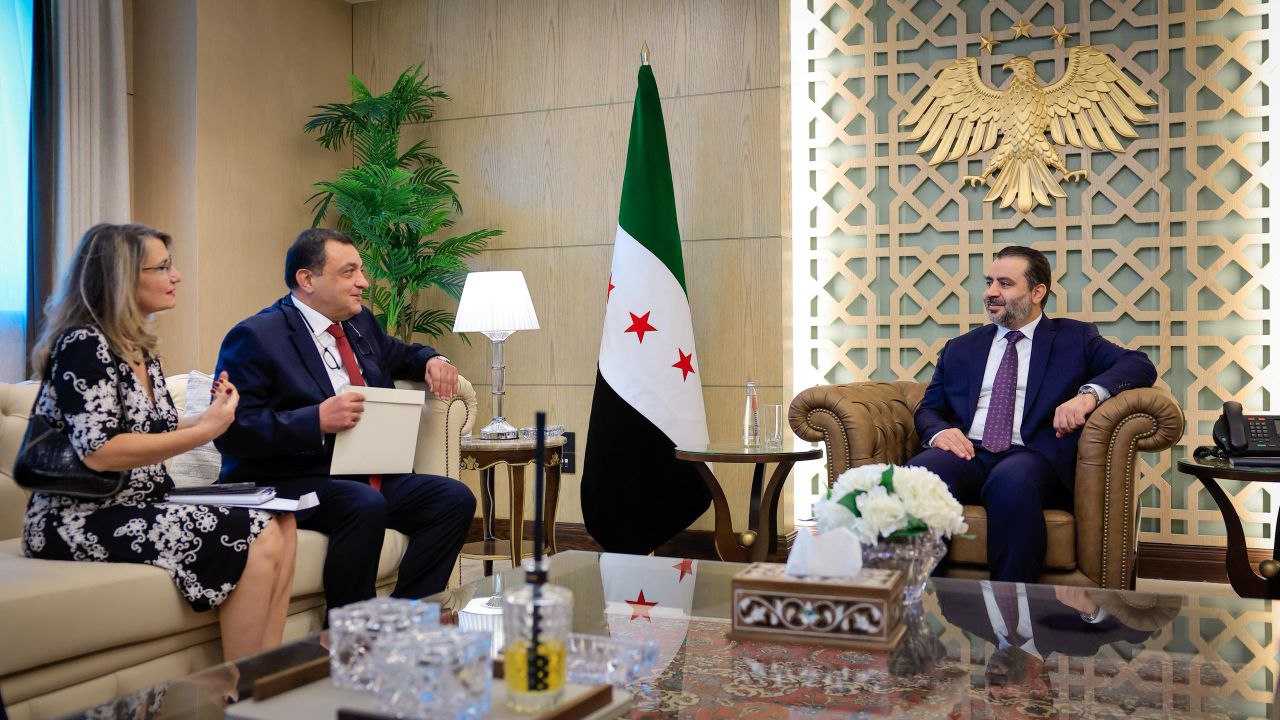 التقى وزير الخارجية والمغتربين السيد أسعد حسن الشيباني في مقر الوزارة بالعاصمة دمشق سعادة السيد روبين خارازيان، سفير جمهورية أرمينيا المعيّن لدى الجمهورية العربية السورية