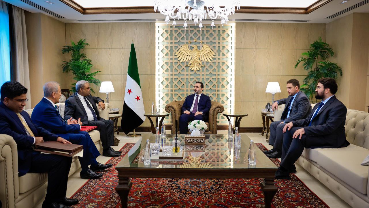 استقبل وزير الخارجية والمغتربين السيد أسعد حسن الشيباني في مقر الوزارة بالعاصمة دمشق سعادة السيد نور هلال سيف الرحمن، سفير جمهورية بنغلاديش الشعبية المعيّن لدى الجمهورية العربية السورية