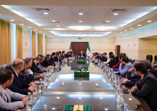 التقى وزير الخارجية والمغتربين السيد أسعد حسن الشيباني بإدارة التعاون الدولي في وزارة الخارجية ومديري التعاون الدولي في المحافظات والوزارات والجهات العامة