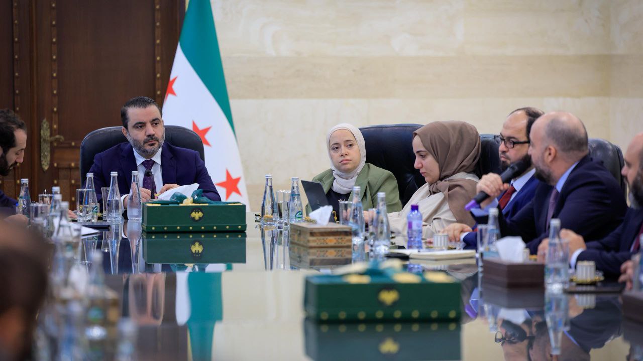 التقى وزير الخارجية والمغتربين السيد أسعد حسن الشيباني بإدارة التعاون الدولي في وزارة الخارجية ومديري التعاون الدولي في المحافظات والوزارات والجهات العامة