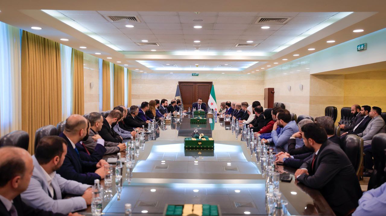 التقى وزير الخارجية والمغتربين السيد أسعد حسن الشيباني بإدارة التعاون الدولي في وزارة الخارجية ومديري التعاون الدولي في المحافظات والوزارات والجهات العامة