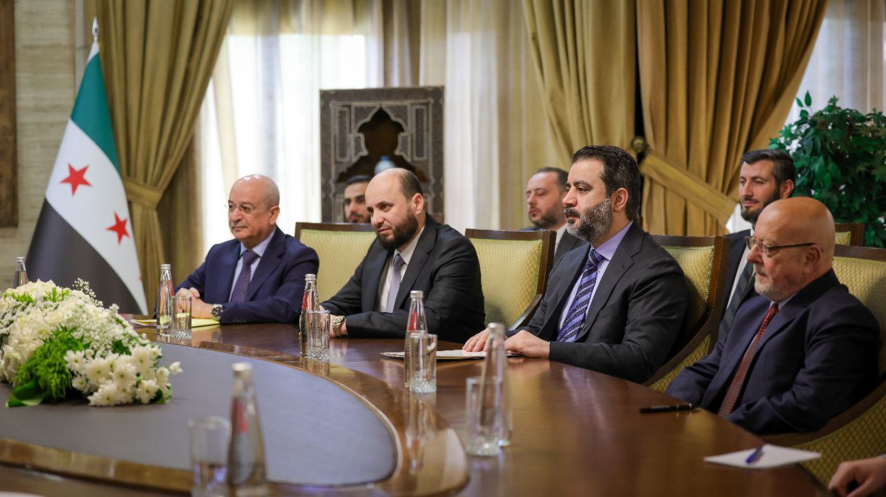 وزير الخارجية والمغتربين السيد أسعد حسن الشيباني يستقبل في دمشق وفدًا أردنيًّا رفيع المستوى