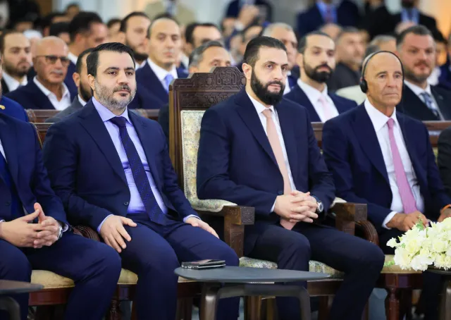 برعاية فخامة رئيس الجمهورية العربية السورية السيد أحمد الشرع وبحضور وزير الخارجية والمغتربين السيد أسعد حسن الشيباني، أُقيمت في العاصمة دمشق مراسم توقيع عدد من الاتفاقيات لتنفيذ مشاريع استثمارية استراتيجية في عدد من المحافظات السورية