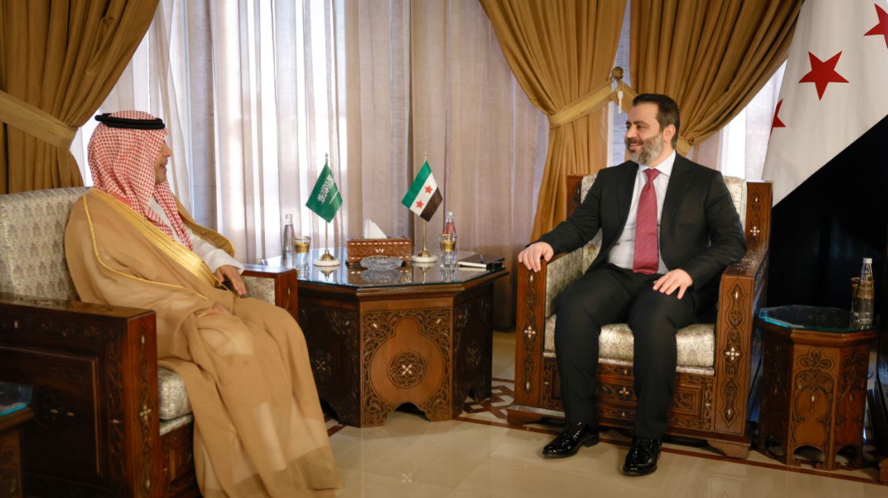 وزير الخارجية والمغتربين السيد أسعد حسن الشيباني يلتقي سفير المملكة العربية السعودية في دمشق