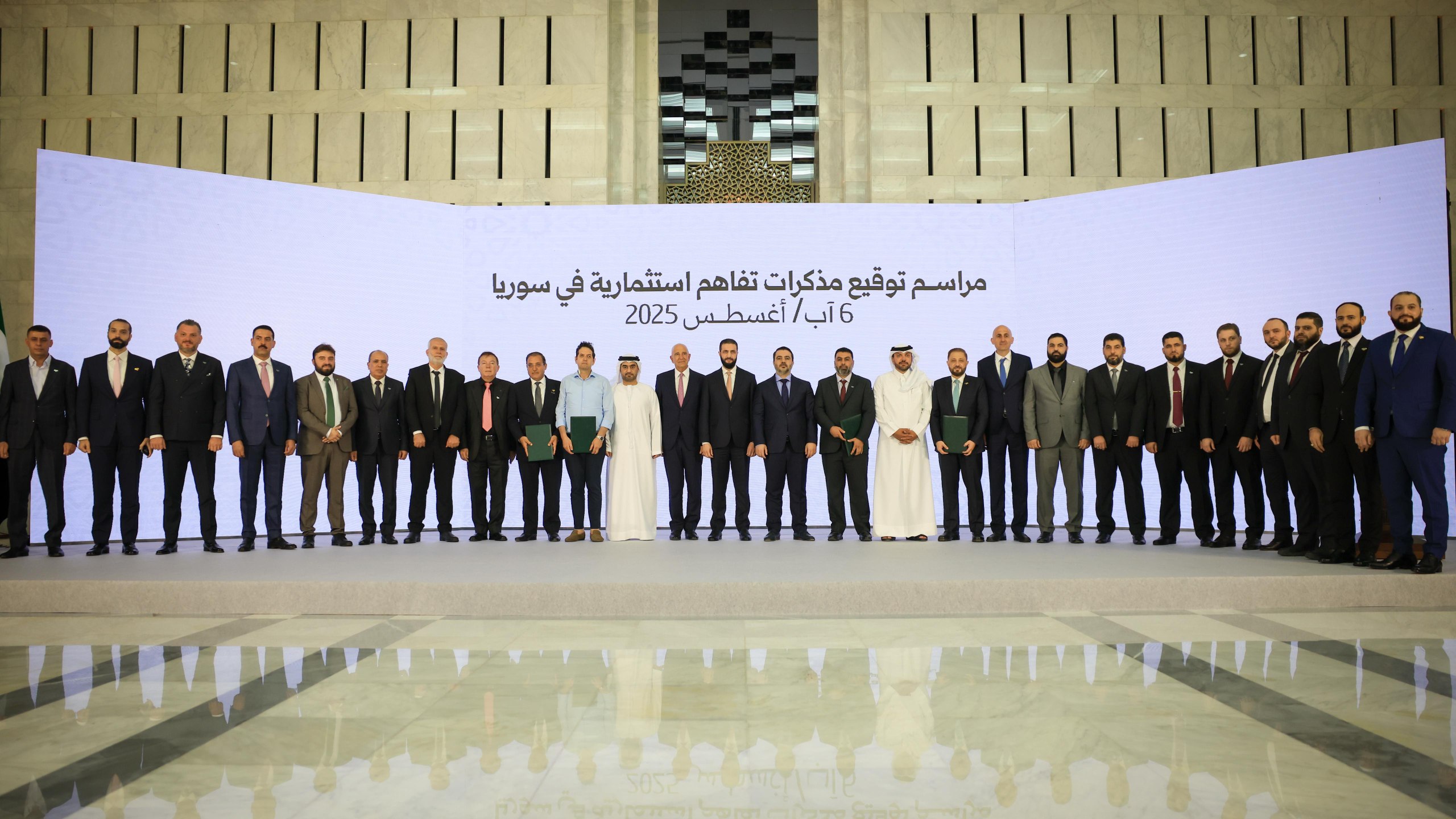 برعاية فخامة رئيس الجمهورية العربية السورية السيد أحمد الشرع وبحضور وزير الخارجية والمغتربين السيد أسعد حسن الشيباني، أُقيمت في العاصمة دمشق مراسم توقيع عدد من الاتفاقيات لتنفيذ مشاريع استثمارية استراتيجية في عدد من المحافظات السورية