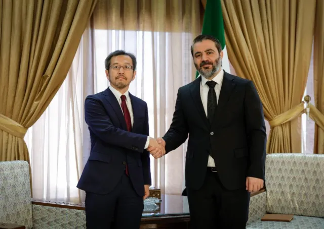  Minister of Foreign Affairs and Expatriates Asaad Hassan Al-Shaibani Meets with Akihiro Tsuji