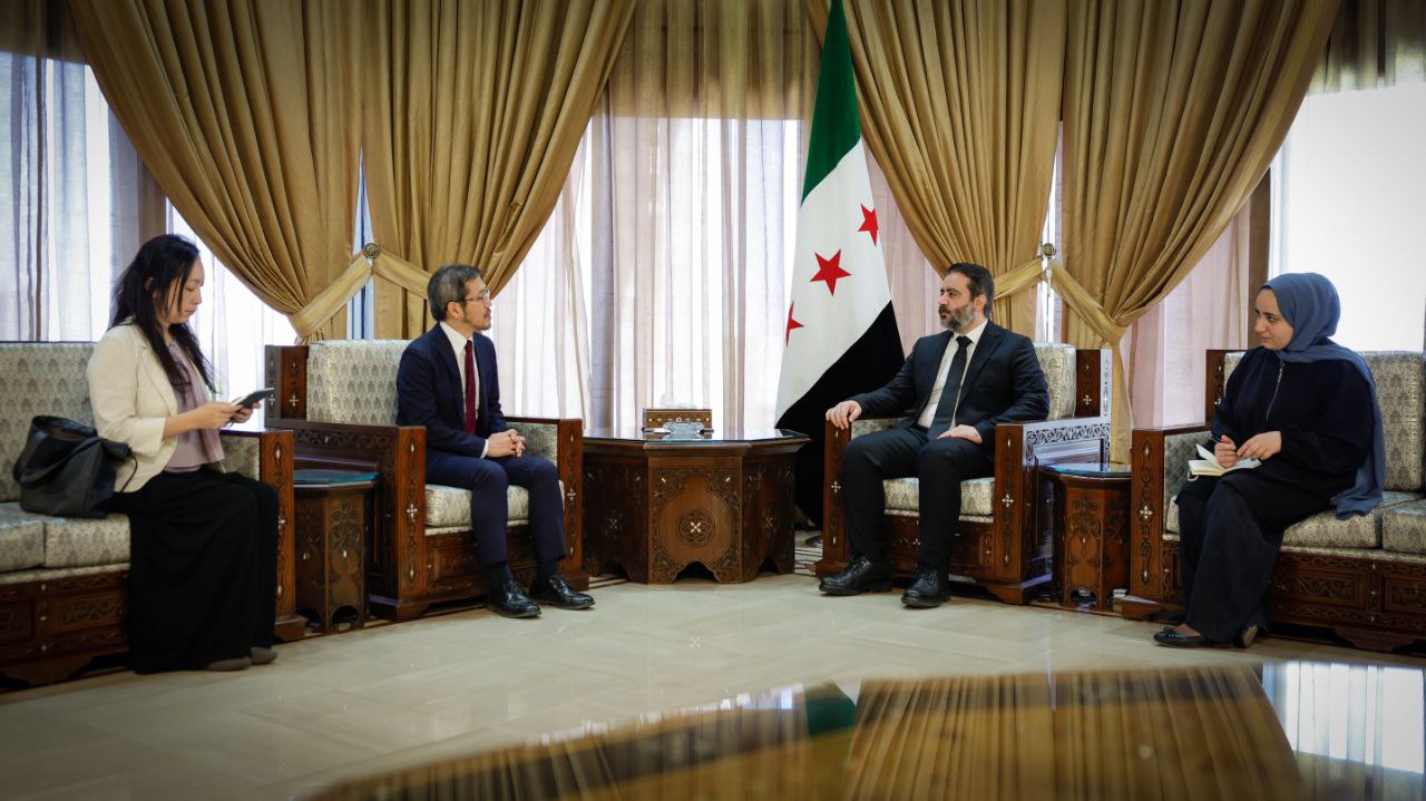  Minister of Foreign Affairs and Expatriates Asaad Hassan Al-Shaibani Meets with Akihiro Tsuji