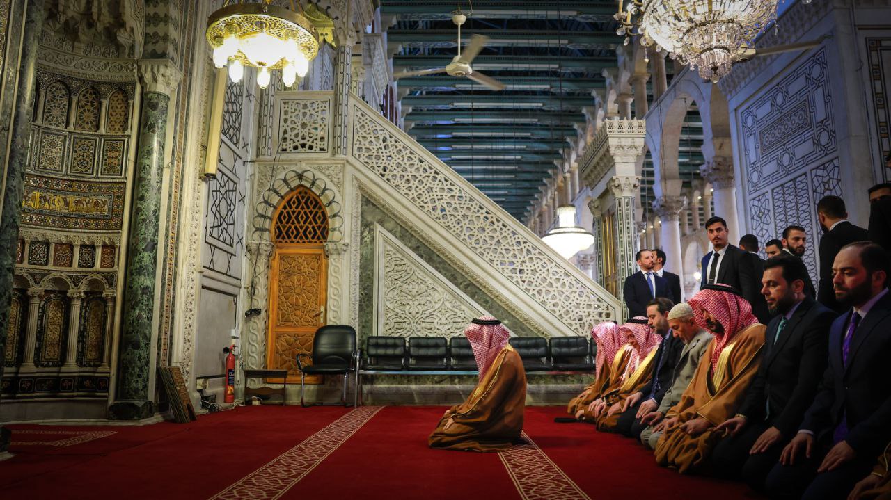 The Minister of Foreign Affairs and Expatriates and his Saudi Counterpart Visit the Umayyad Mosque