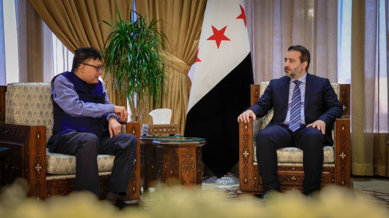 Minister of Foreign Affairs and Expatriates Asaad Hassan Al-Shaibani Meets with UNDP Resident Representative
