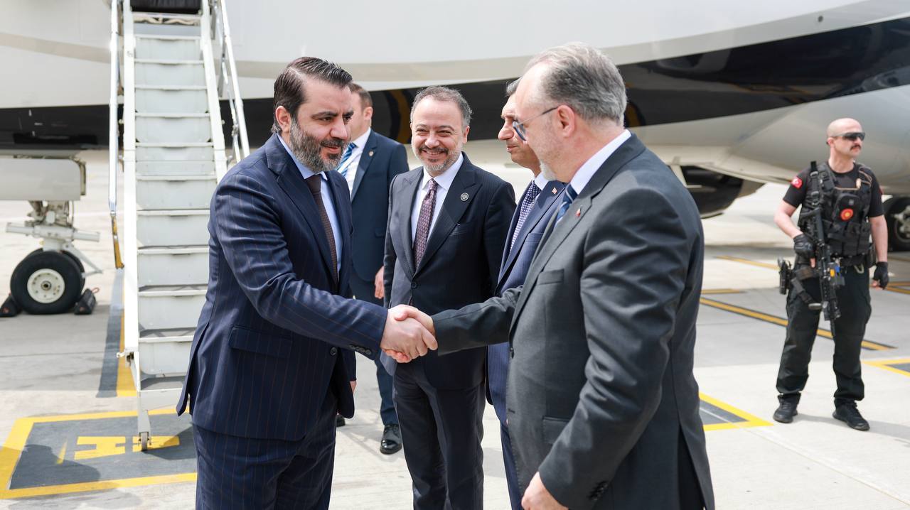 وصل  فخامة رئيس الجمهورية ووزير الخارجية مدينة أنطاليا