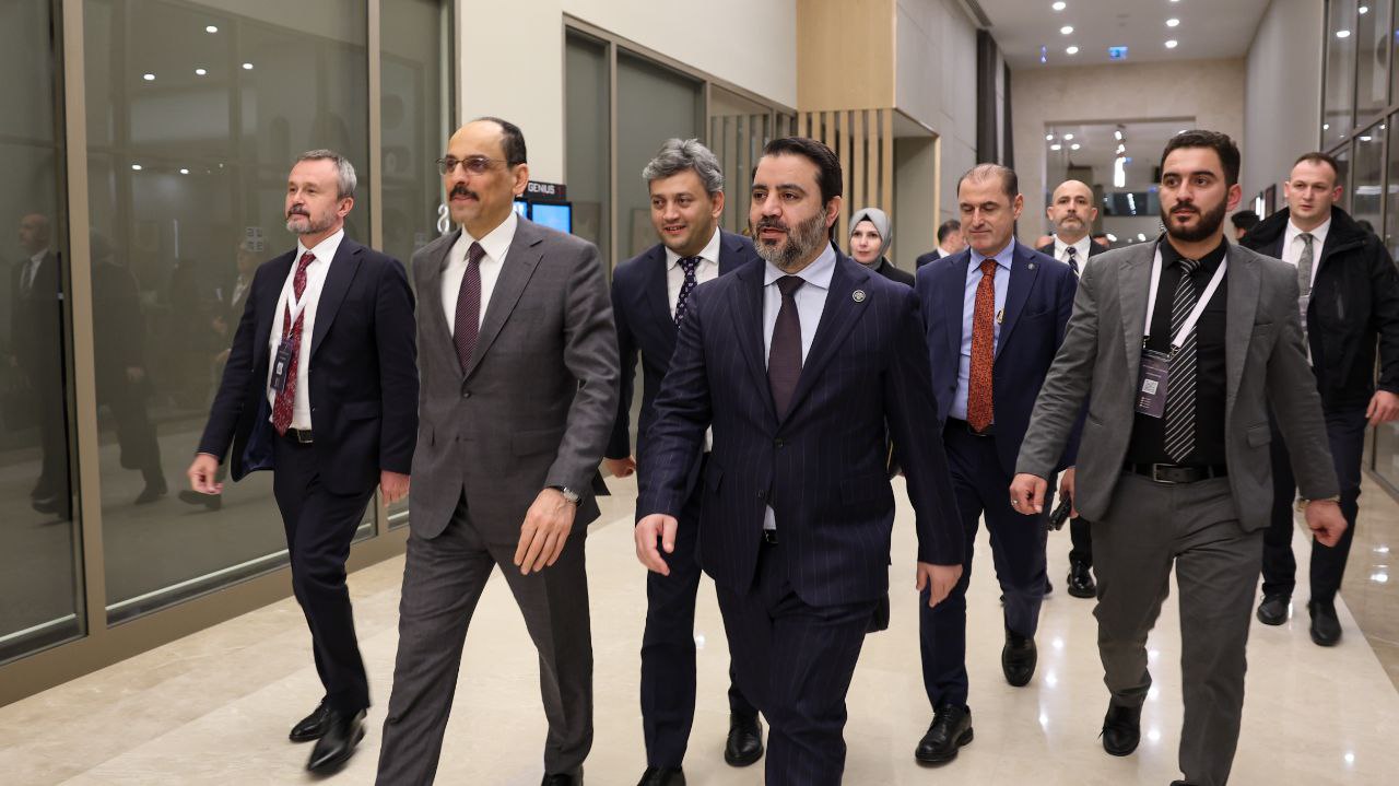 فخامة رئيس الجمهورية العربية السورية ووزير الخارجية يلتقيان رئيس الاستخبارات التركية