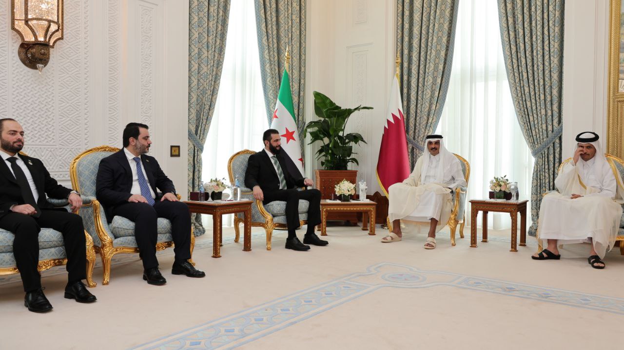 لقاء فخامة رئيس الجمهورية ووزير الخارجية مع أمير دولة قطر في الديوان الأميري