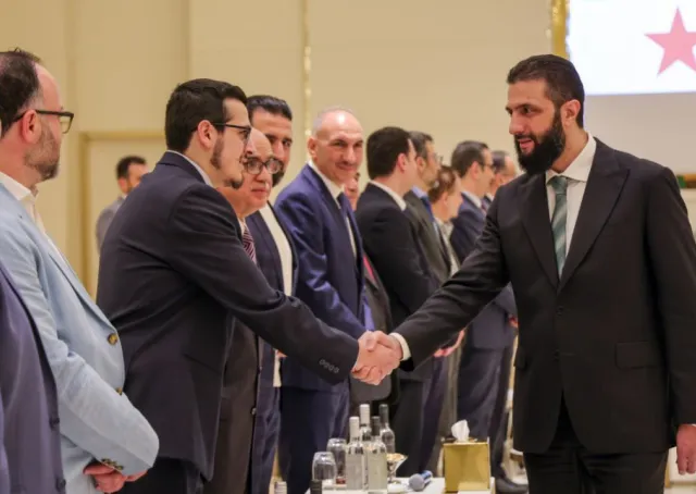 فخامة رئيس الجمهورية ووزير الخارجية  يجتمعان بممثلين عن الجالية السورية في دولة قطر