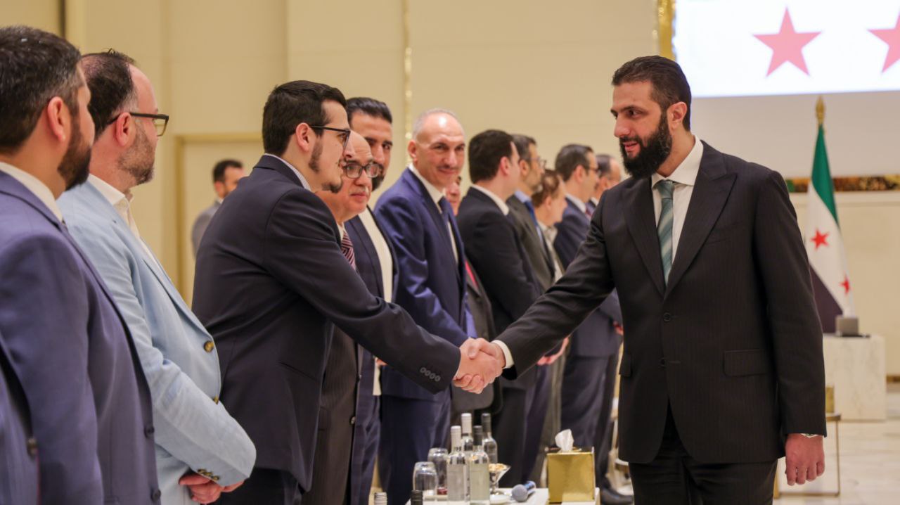 فخامة رئيس الجمهورية ووزير الخارجية يجتمعان بممثلين عن الجالية السورية في دولة قطر