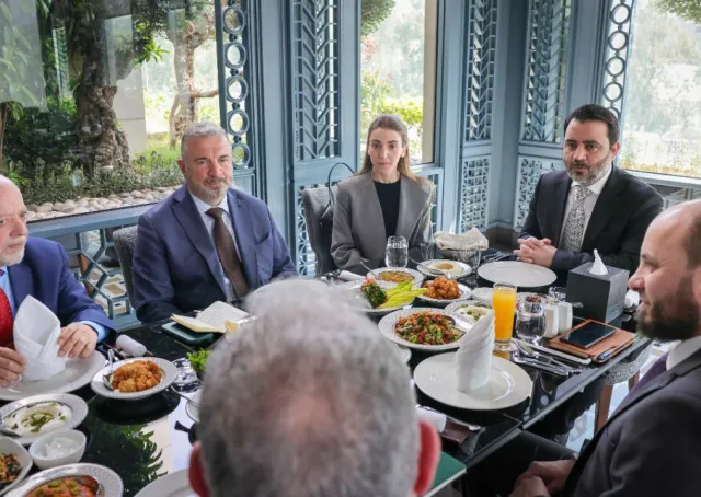 عقدت الحكومة السورية  اجتماعًا مشتركًا مع وفد من البنك الدولي