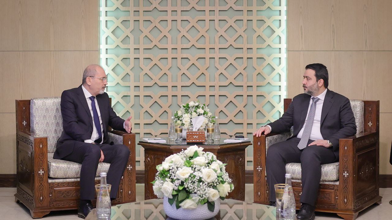 وزير الخارجية والمغتربين يستقبل نظيره الأردني