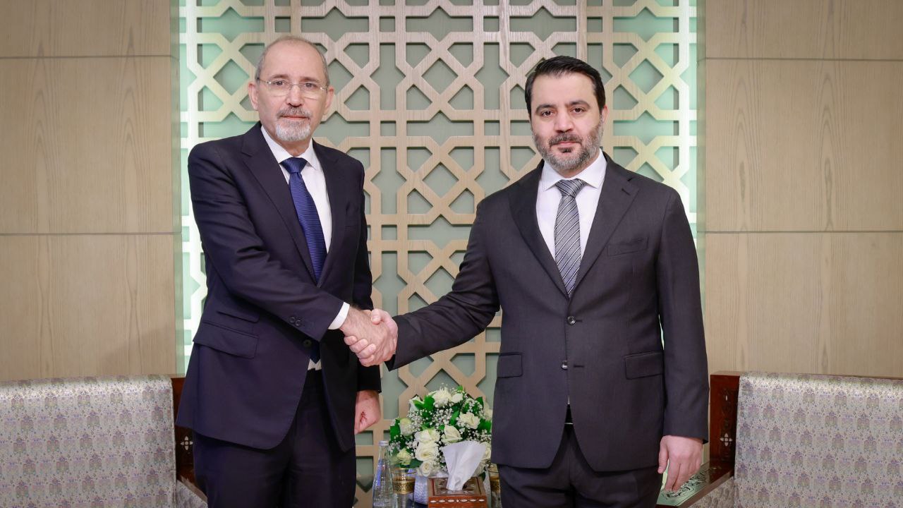 وزير الخارجية والمغتربين يستقبل نظيره الأردني