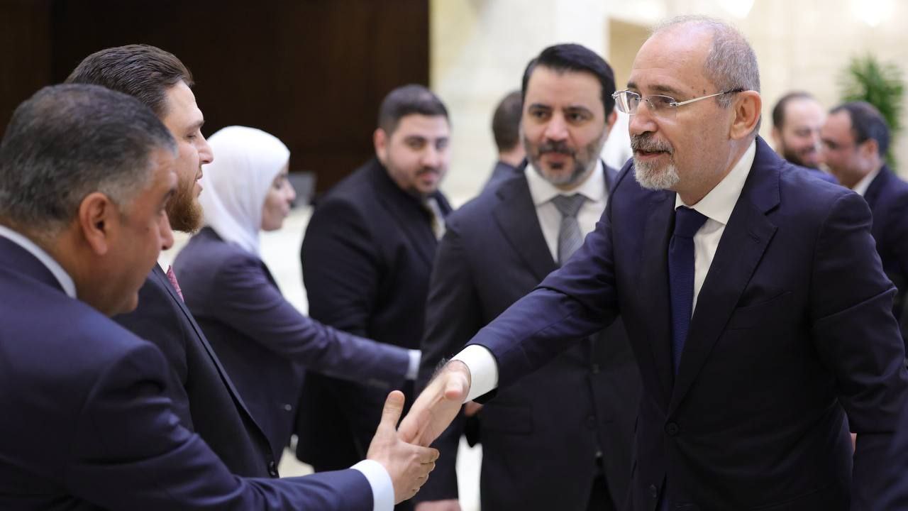 وزير الخارجية والمغتربين يستقبل نظيره الأردني