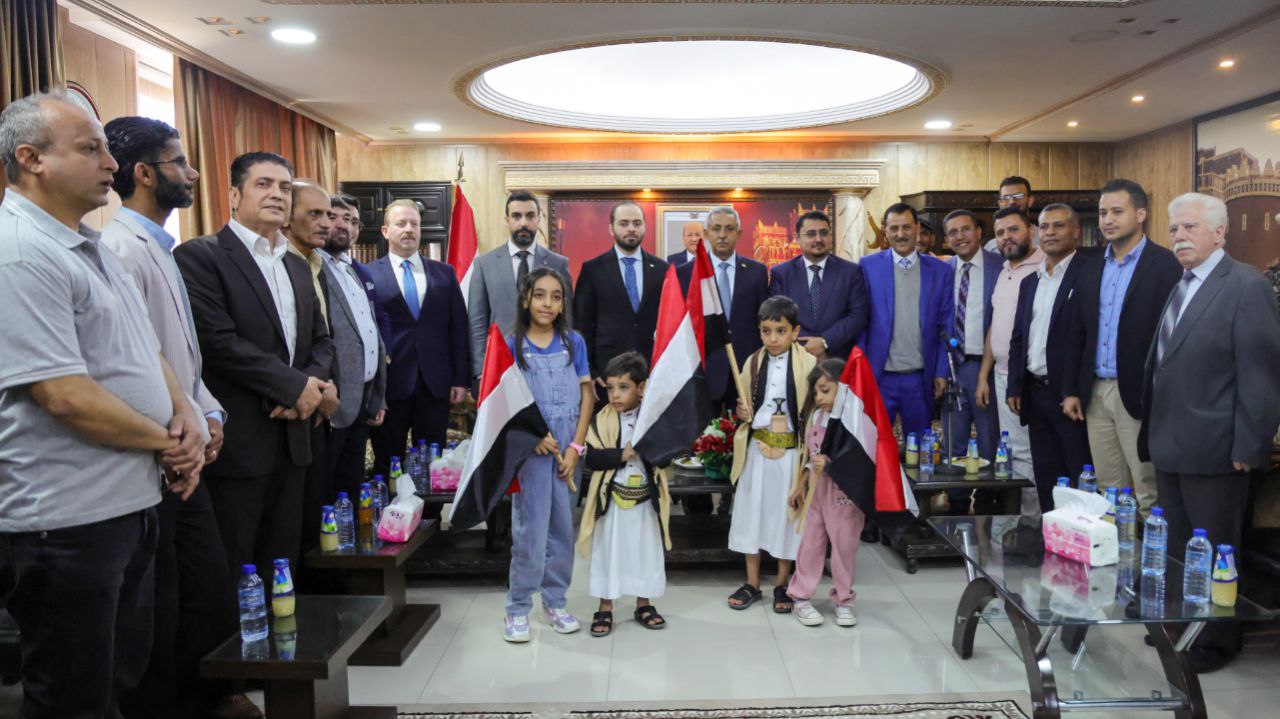 بحضور فريق الإدارة العربية في وزارة الخارجية والمغتربين، مراسم افتتاح سفارة الجمهورية اليمنية الشقيقة في دمشق