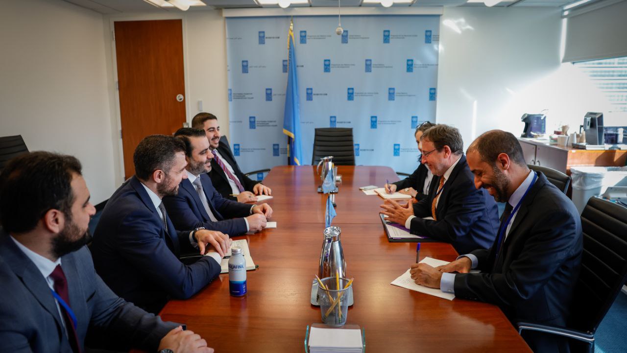 وزير الخارجية والمغتربين  يلتقي  مدير برنامج الأمم المتحدة الإنمائي 