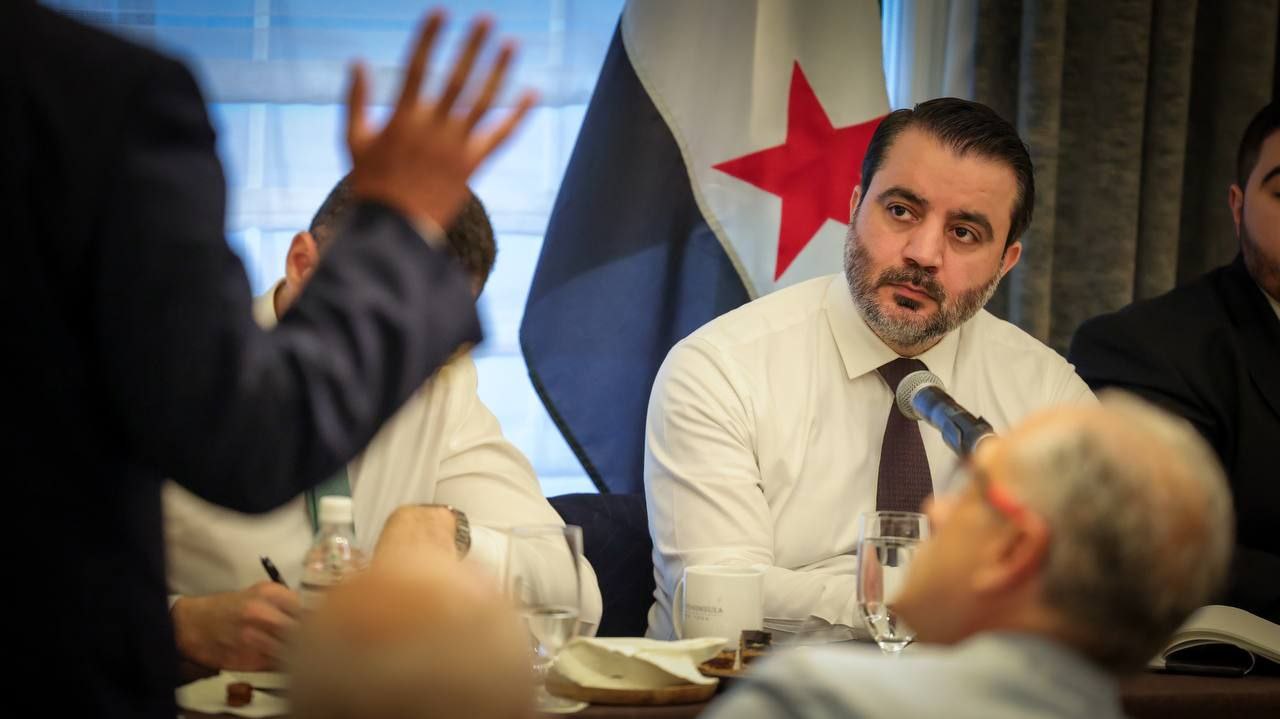 وزير الخارجية والمغتربين السيد أسعد الشيباني يلتقي وفدًا من الجالية السورية في الولايات المتحدة 