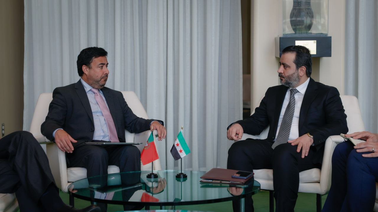 وزير الخارجية والمغتربين  يلتقي مع  وزير الدولة للشؤون الخارجية والتعاون في جمهورية البرتغال