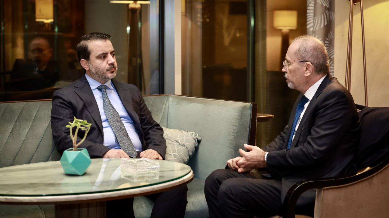وزير الخارجية السيد أسعد الشيباني يلتقي بنظيره الأردني