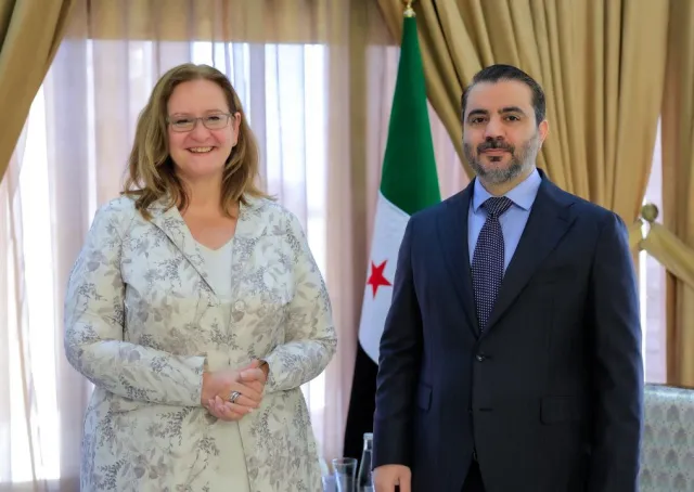 استقبل وزير الخارجية والمغتربين السيد أسعد حسن الشيباني اليوم وزيرة التجارة الخارجية والتنمية الهولندية أوكجيه دي فريز والوفد المرافق لها