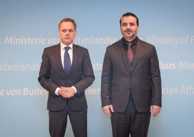 وزير الخارجية السيد أسعد الشيباني يلتقي بنظيره الهولندي كاسبار فيلدكامب في مدينة