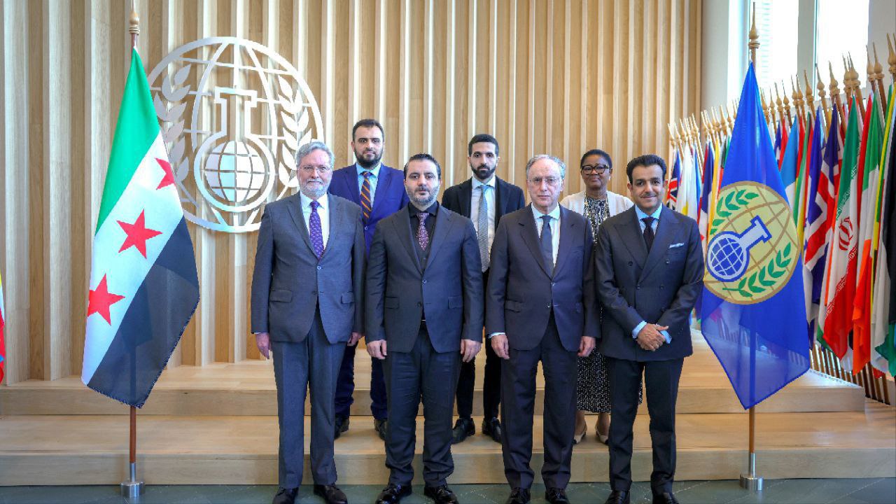 لقاء وزير الخارجية السيد أسعد الشيباني مع السيد فرناندو أرياس جونزاليز المدير العام لمنظمة حظر الأسلحة الكيميائية