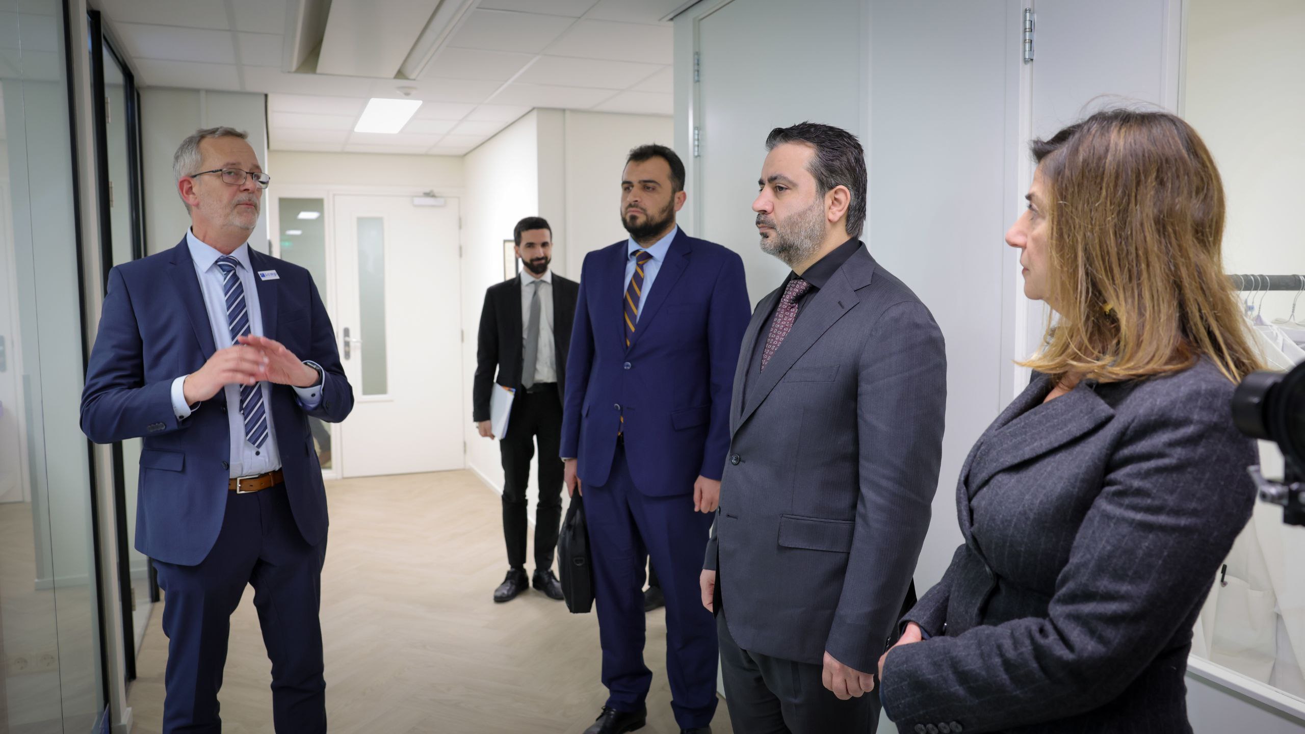 Foreign Minister Asaad Al-Shaibani Meets with The International Commission on Missing Persons, headed by Ms. Kathryne Bomberger