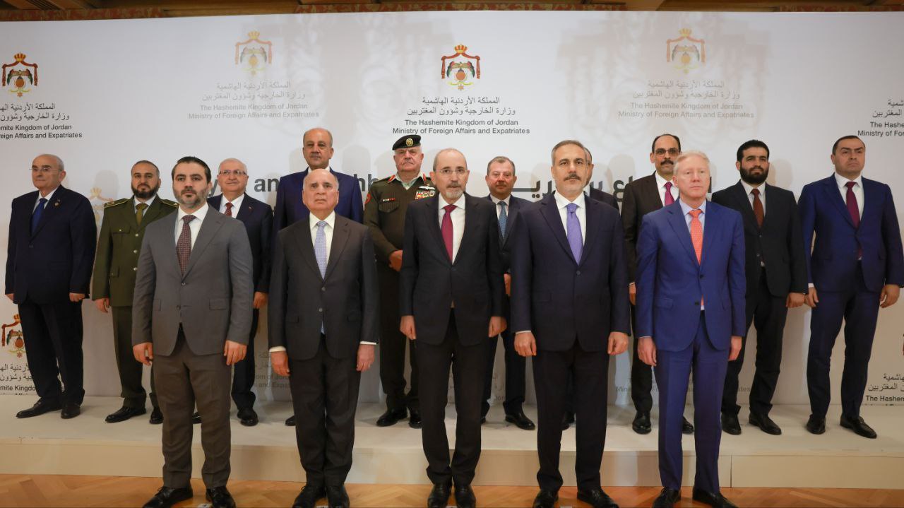 حضور وزيري الخارجية والدفاع اللواء ورئيس الاستخبارات العامة