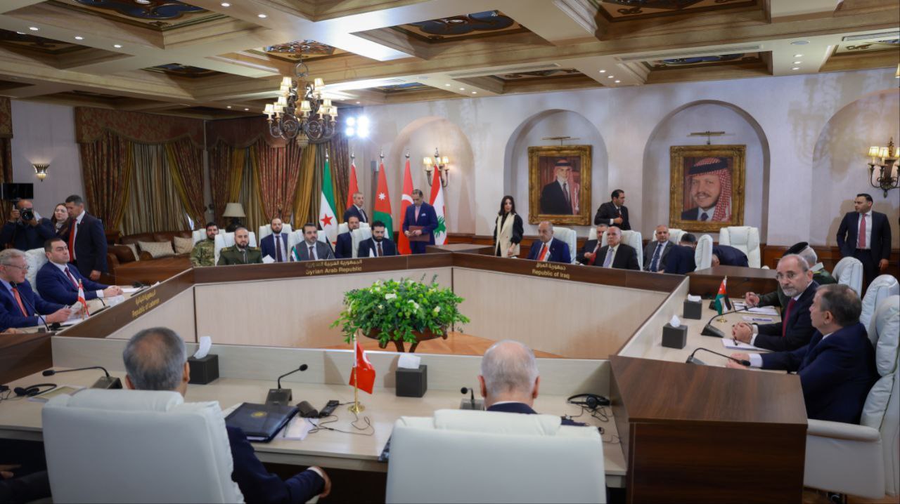 حضور وزيري الخارجية والدفاع اللواء ورئيس الاستخبارات العامة