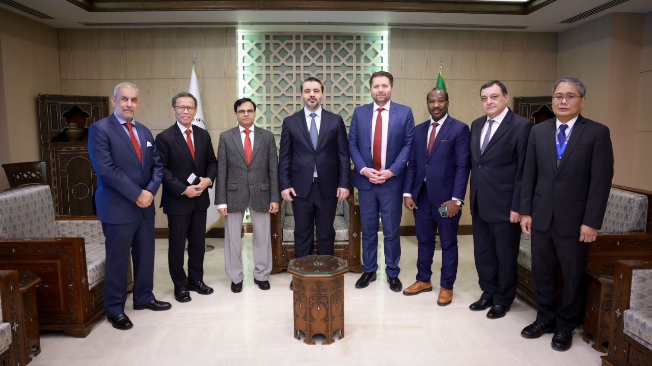 وزير الخارجية يلتقي بالبعثات الدبلوماسية من قارتي أسيا وأفريقيا