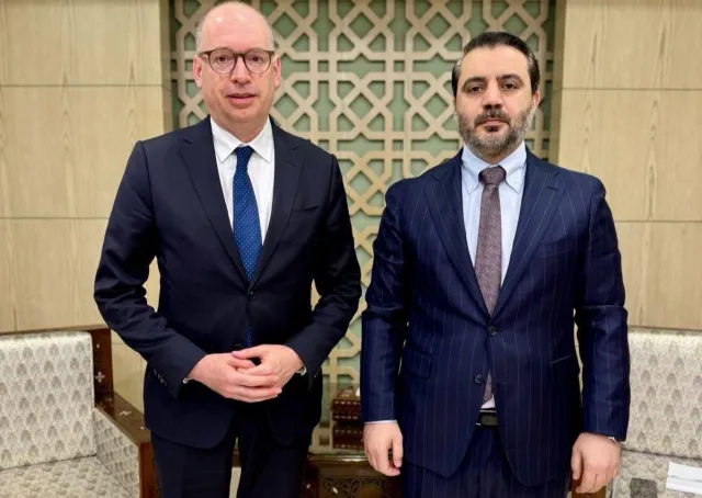 وزير الخارجية السيد أسعد الشيباني يلتقي بوزير الدولة في وزارة التعاون الاقتصادي والتنمية الألماني نيلز أنين في العاصمة دمشق