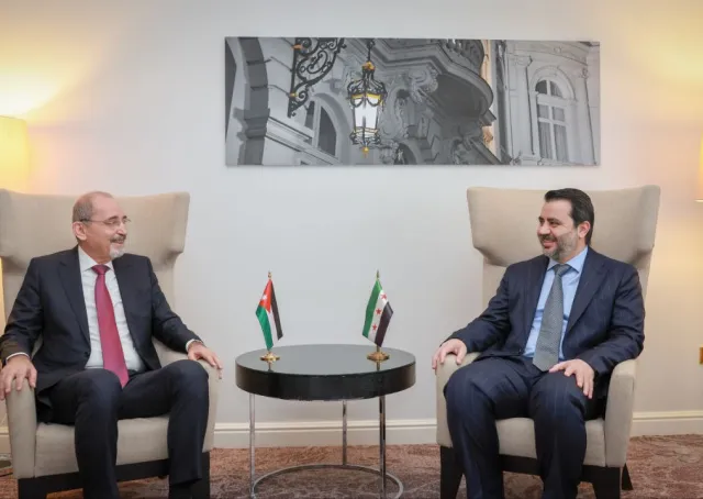 وزير الخارجية  يلتقي بنظيره الأردني 