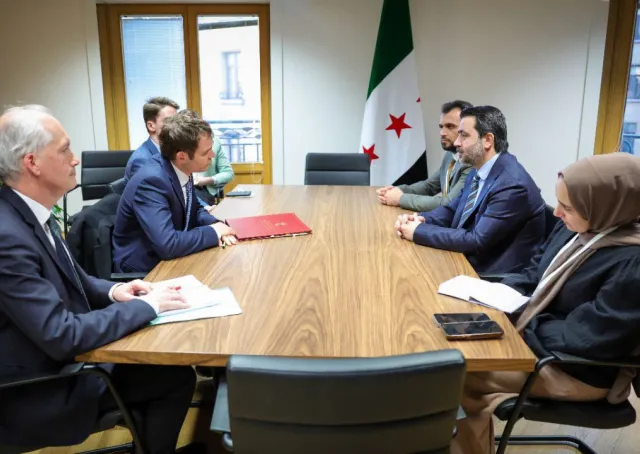 وزير الخارجية  يلتقي وزير شؤون الشرق الأوسط البريطاني ومدير التنمية البريطانية السورية