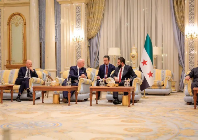 اجتمع  السيد الرئيس أحمد الشرع اليوم في الرياض معالي وزير الاستثمار في المملكة العربية السعودية المهندس خالد بن عبد العزيز الفالح