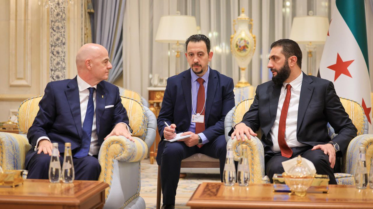 اجتمع  السيد الرئيس أحمد الشرع اليوم في الرياض معالي وزير الاستثمار في المملكة العربية السعودية المهندس خالد بن عبد العزيز الفالح