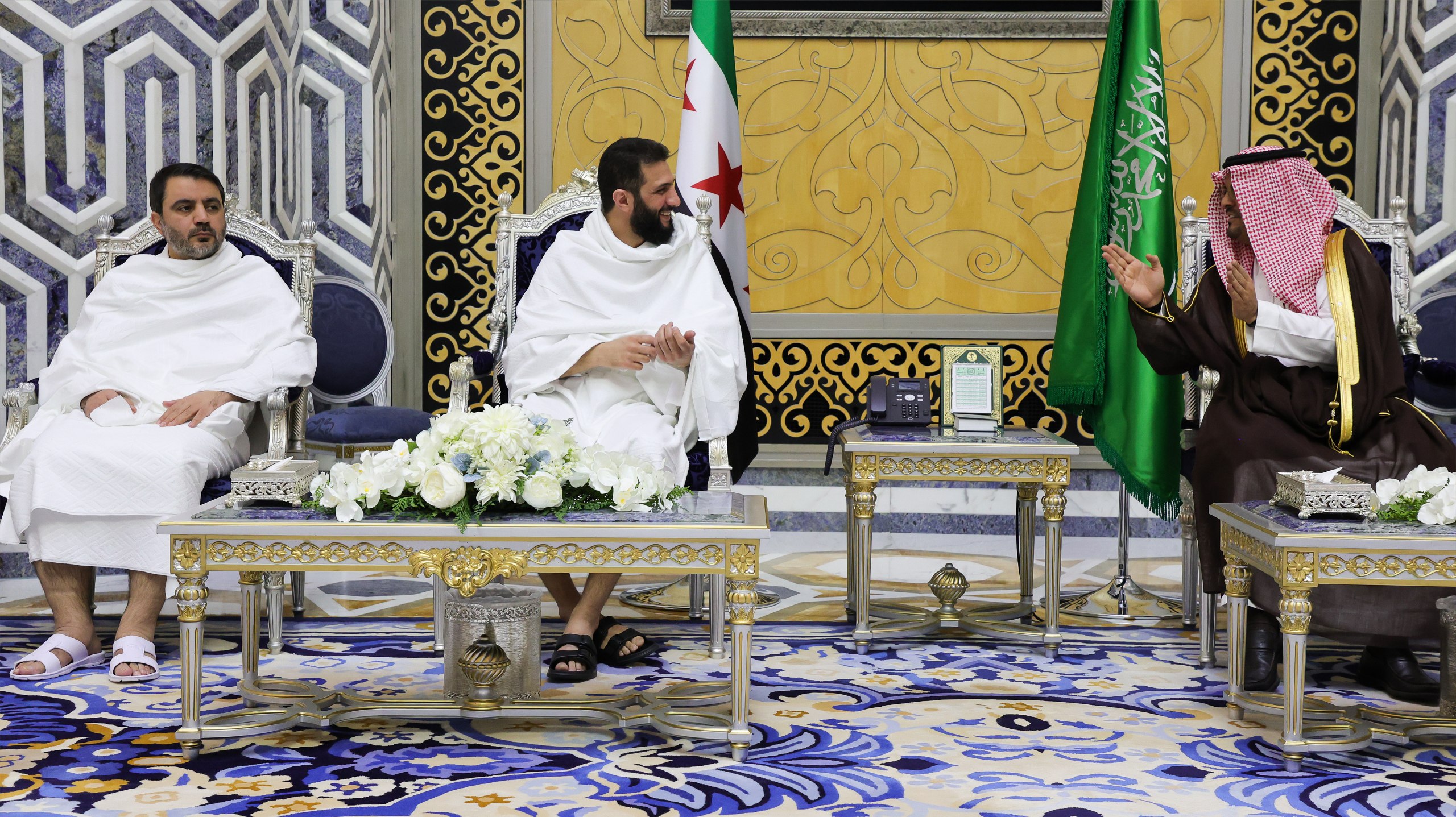 وصول فخامة الرئيس أحمد الشرع ووزير الخارجية أسعد الشيباني إلى مدينة جدة