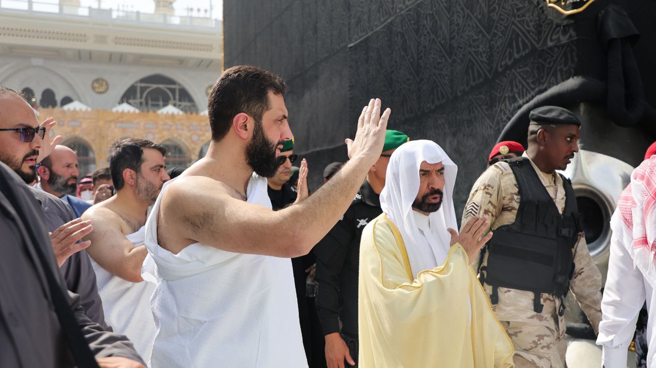 فخامة رئيس الجمهورية العربية السورية السيد أحمد الشرع ووزير الخارجية السيد أسعد الشيباني يؤديان مناسك العمرة