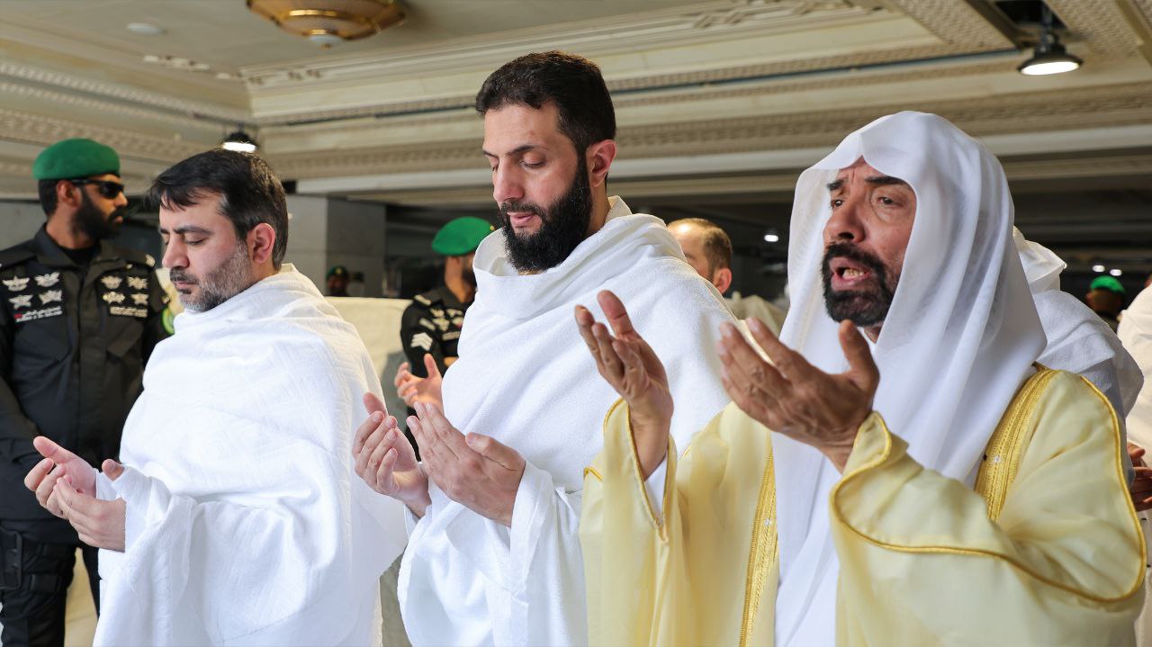 فخامة رئيس الجمهورية العربية السورية السيد أحمد الشرع ووزير الخارجية السيد أسعد الشيباني يؤديان مناسك العمرة