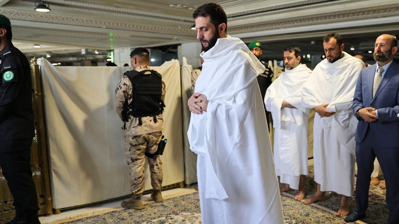 فخامة رئيس الجمهورية العربية السورية السيد أحمد الشرع ووزير الخارجية السيد أسعد الشيباني يؤديان مناسك العمرة