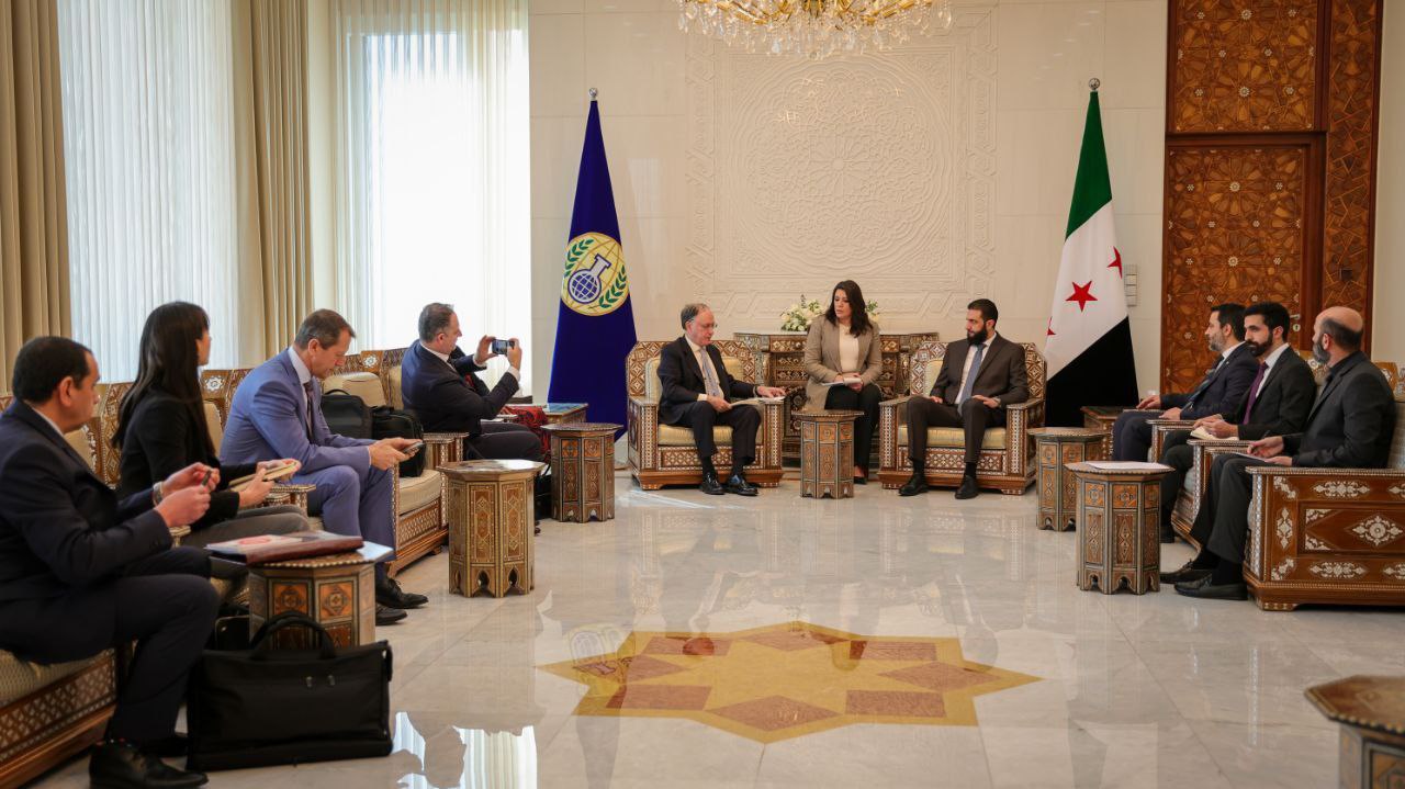 رئيس الجمهورية السيد أحمد الشرع ووزير الخارجية السيد أسعد الشيباني يستقبلان في دمشق وفداً أمميّاً 