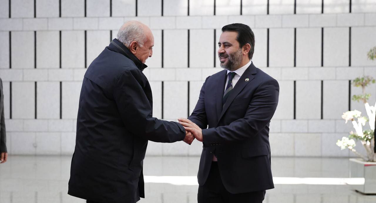 رئيس الجمهورية العربية السورية السيد أحمد الشرع ووزير الخارجية السيد أسعد الشيباني يلتقيان في قصر الشعب بدمشق وفداً جزائريّاً