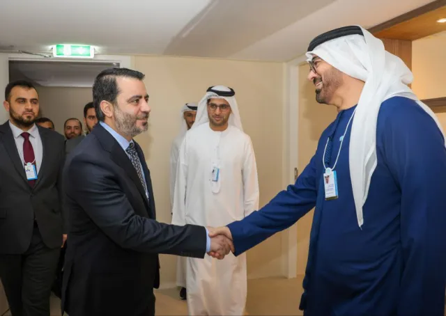 اجتماع جانبي لوزير الخارجية مع وزير شؤون مجلس الوزراء الإماراتي 